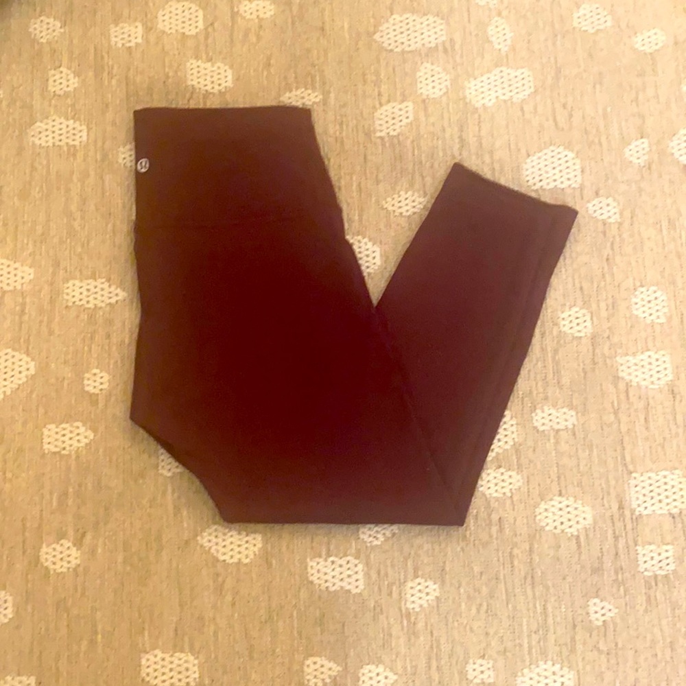 Lululemon Wunderunder high- rise crop 23" size 6